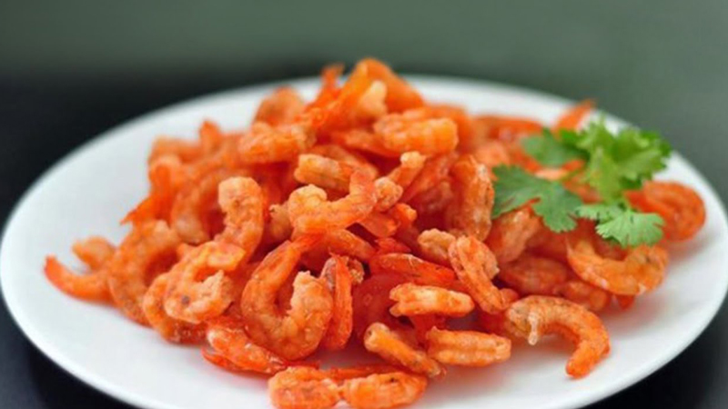 Tôm khô dày thịt, dai ngọt, rõ vị biển