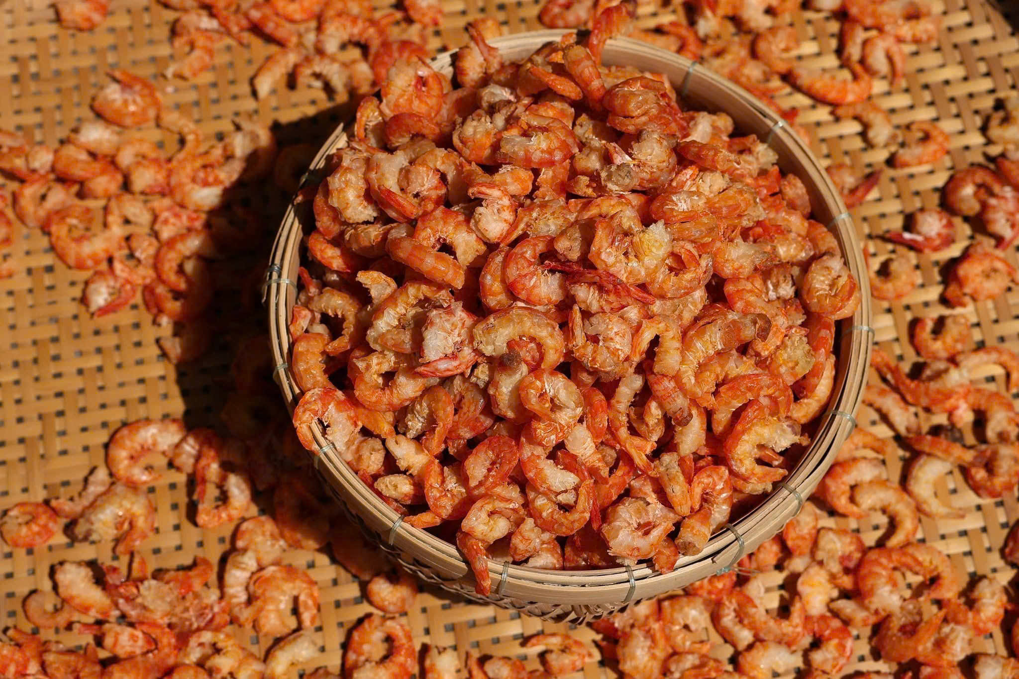 Hải sản Phong Hà cam kết tôm khô không phẩm màu – không chất bảo quản – không tẩm muối, đảm bảo an toàn cho sức khỏe.